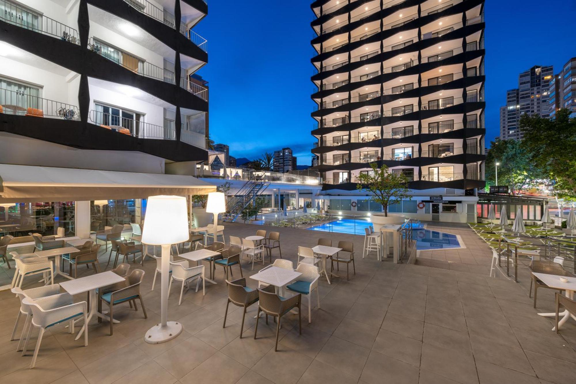 Climia Belroy 4 Sup Aparthotel Benidorm Bagian luar foto
