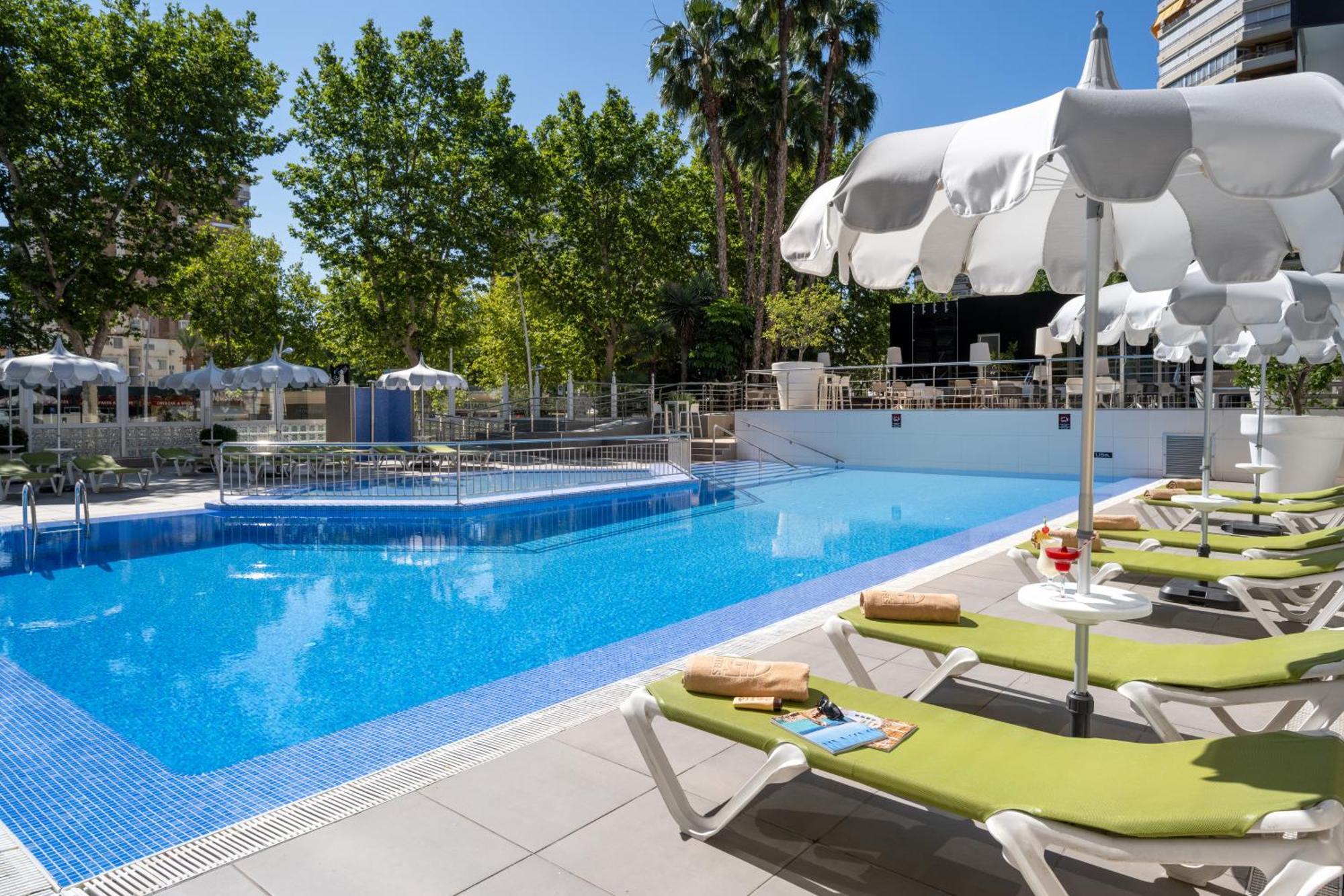 Climia Belroy 4 Sup Aparthotel Benidorm Bagian luar foto
