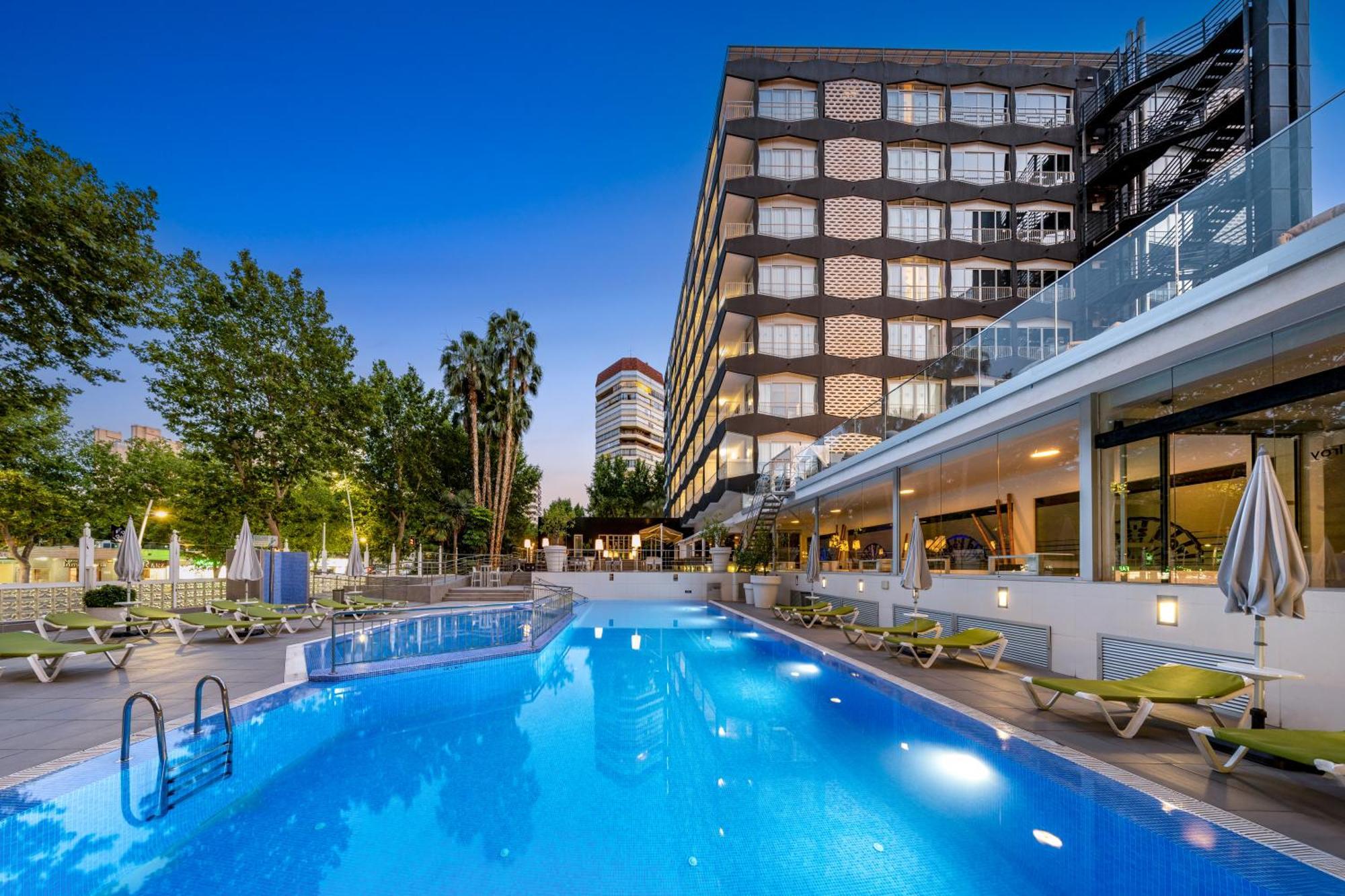 Climia Belroy 4 Sup Aparthotel Benidorm Bagian luar foto
